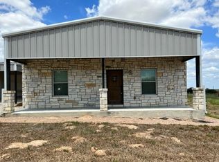 429 Quail Hollow Dr, Adkins, TX 78101