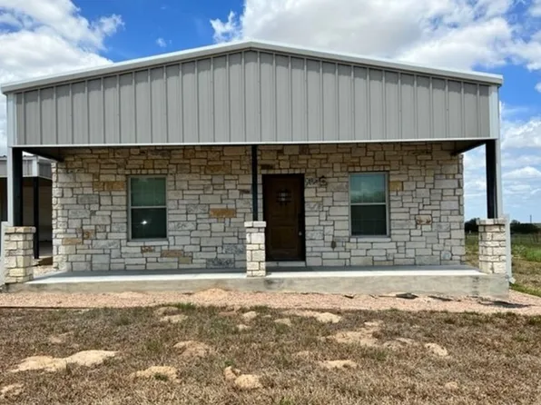 429 Quail Hollow Dr, Adkins, TX 78101