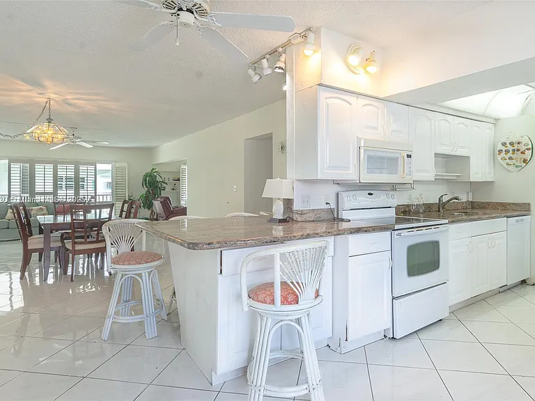 1470 S Ocean Blvd #702 — Photo 4