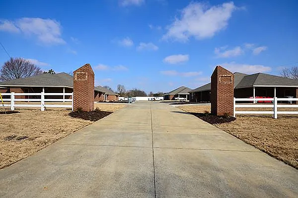 2 bed, 1150 sqft, $1,100 — Photo 2