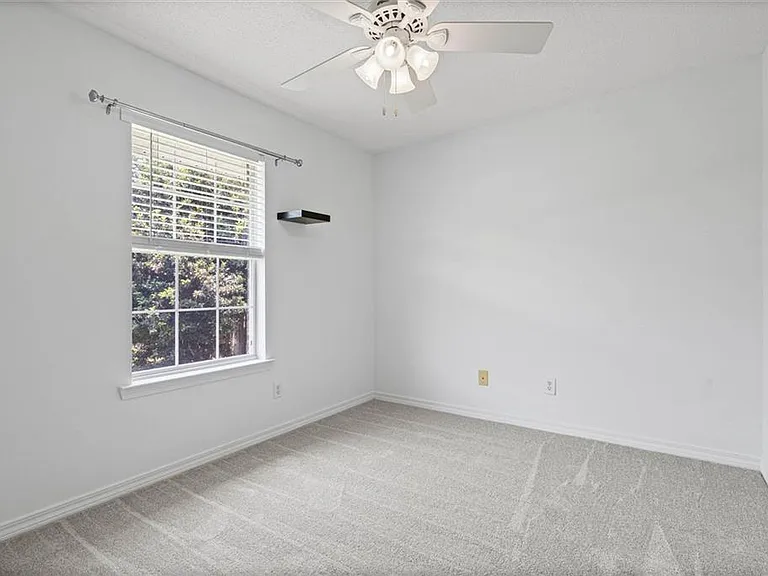 4120 Fenwick Loop S — Photo 12