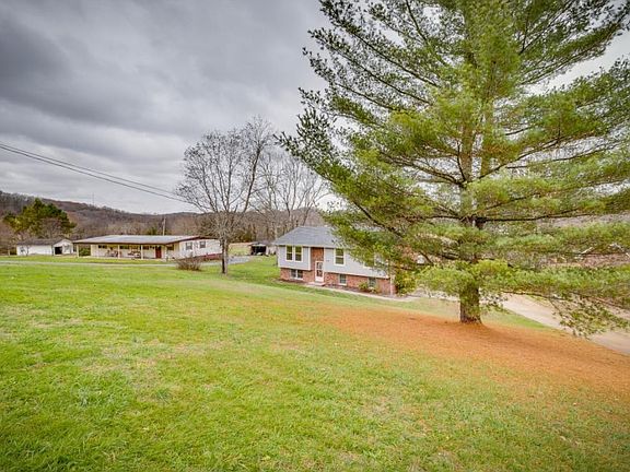 2nd image of 319 Parker Ln