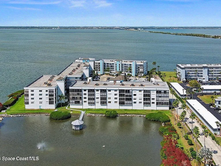 3613 S Banana River Blvd #D403 — Photo 2