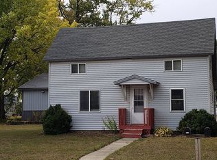 416 Vernon Rd, Cresco, IA 52136