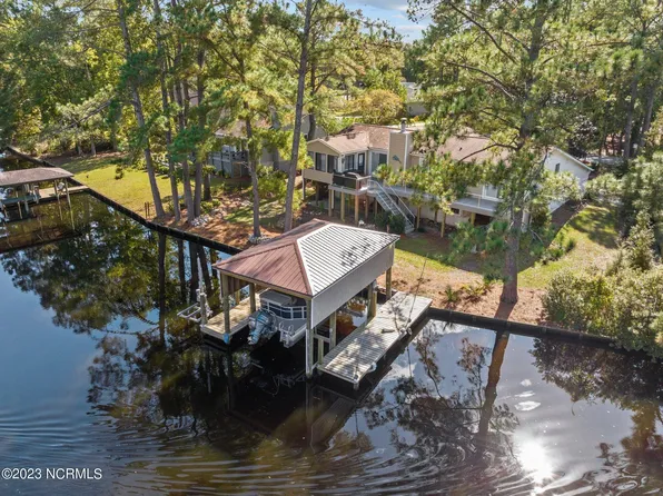 110 Bowline Road, New Bern, NC 28562
