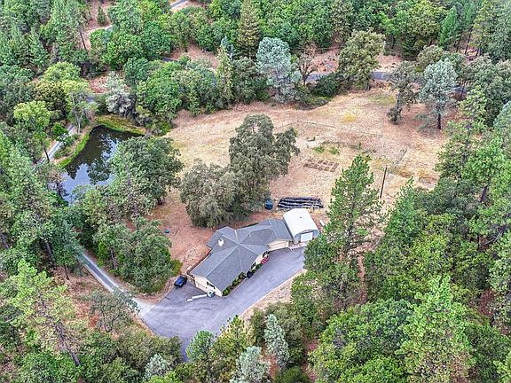 2nd image of 20365 Wolf Creek Rd