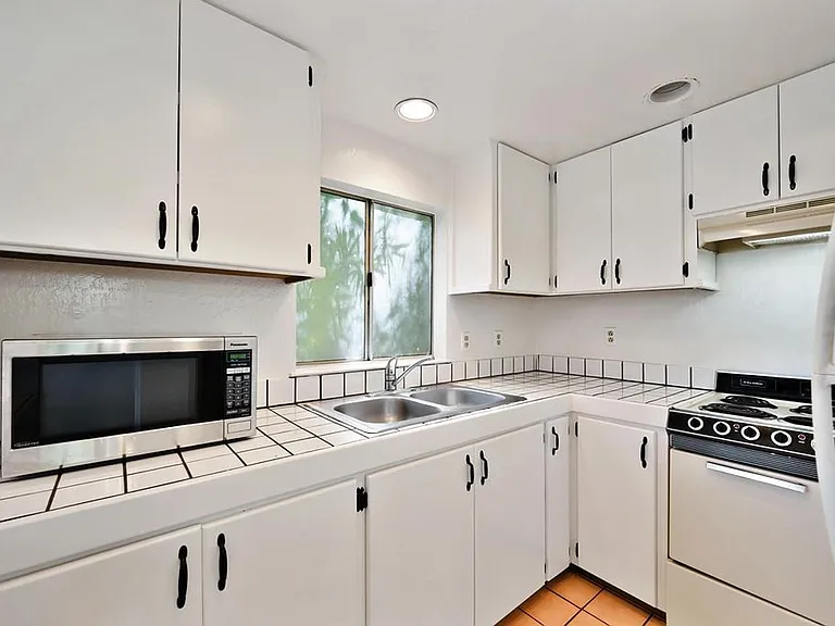 3074 Sheridan St #3 — Photo 2