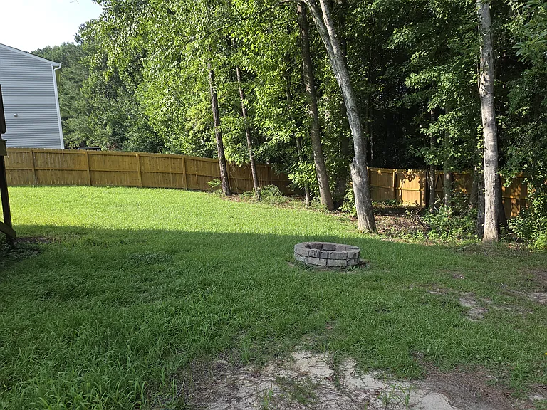 553 Old Salem Dr — Photo 4