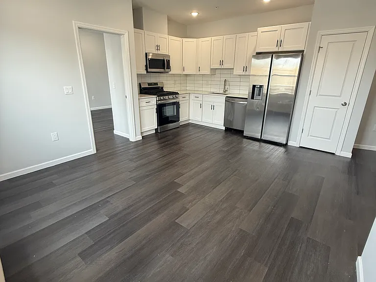 207 Redwood Ave #205 — Photo 5