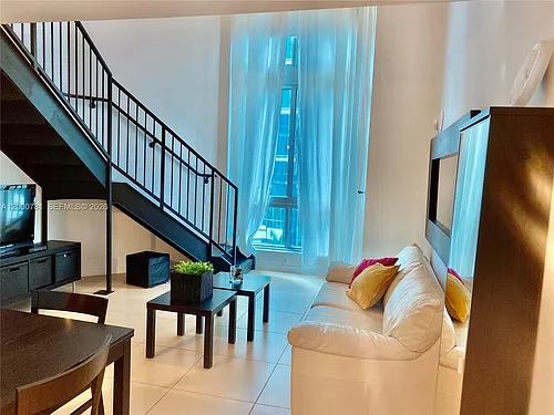 300 S Biscayne Blvd Photo 1