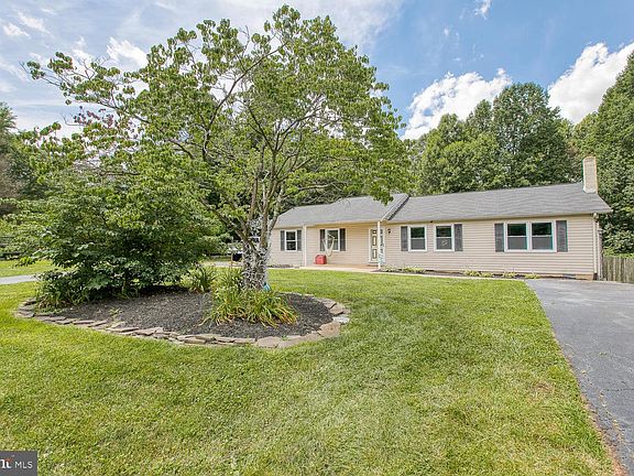 2nd image of 105 Woodland Dr