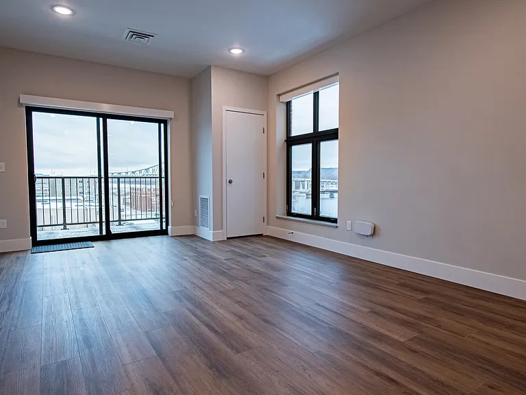 60 Main St #233 — Photo 18