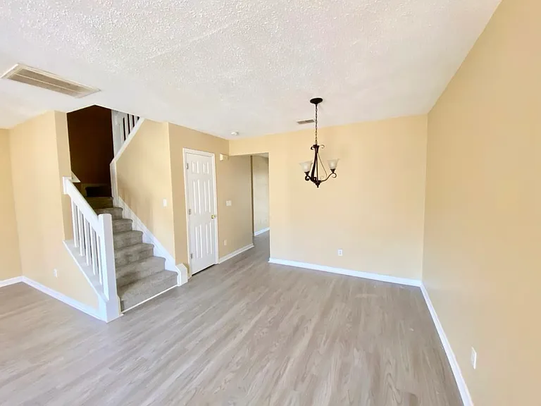 7983 Shadow Oak Dr — Photo 5