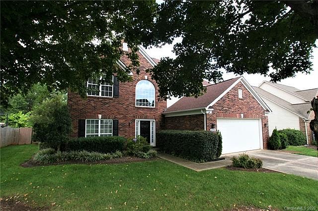 1st image of 8218 Lynnewood Glen Dr