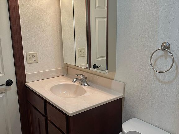 3rd image of 515 E College St APT 4