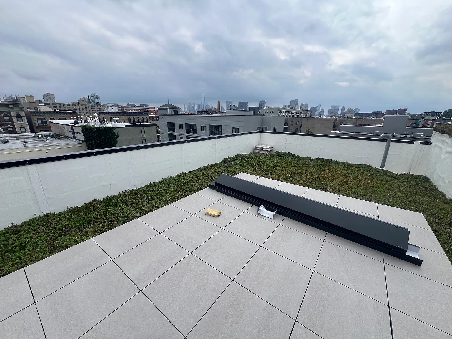 3 bed, 1427 sqft, $8,045 — Photo 4