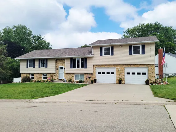 5503 Northwood Ct, Dubuque, IA 52002