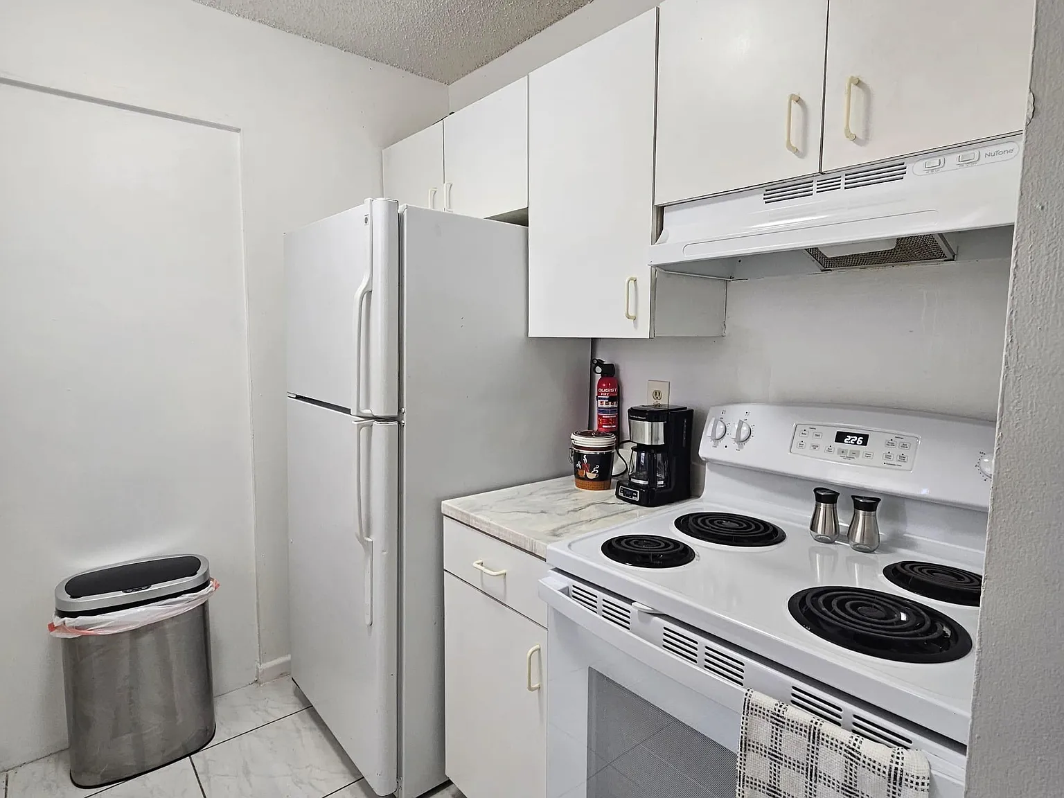 4 bed, 2.0 bath, 1400 sqft, $1,230 — Photo 4