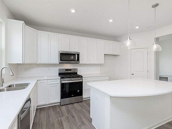 2nd image of 6878 Black Willow Ln