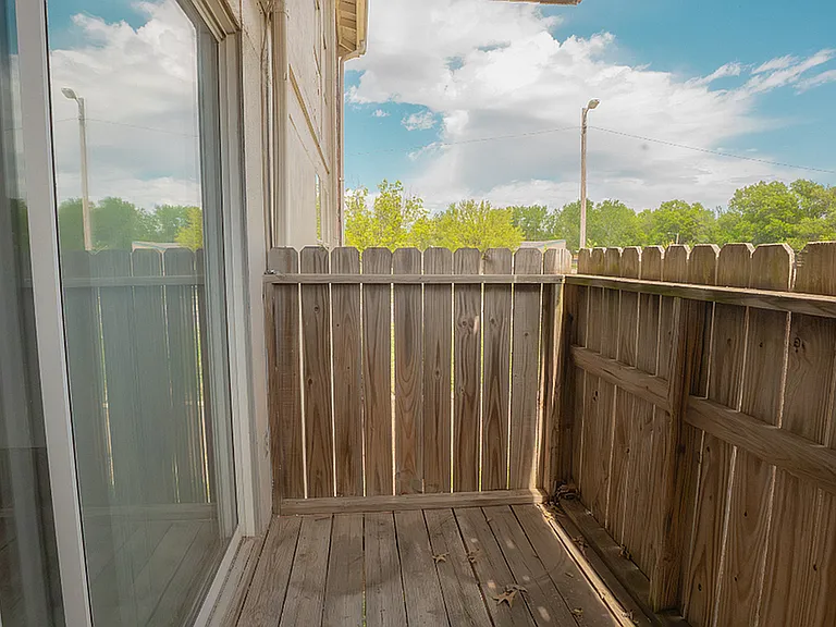 Brentwood Apartments — Photo 17