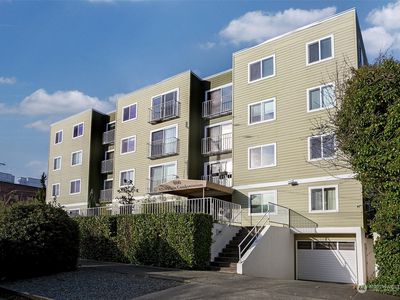800 N Allen Place #102, Seattle, WA, 98103