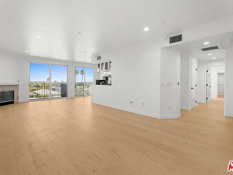 1450 S Beverly Dr #404 — Photo 5