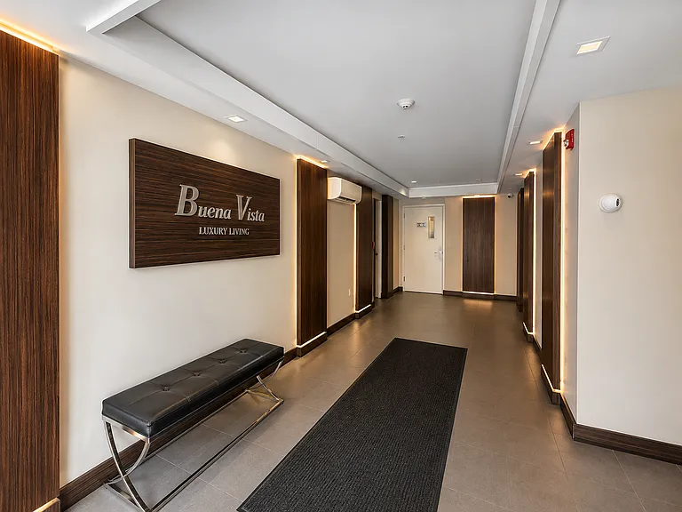 511 3rd St #302 — Photo 6
