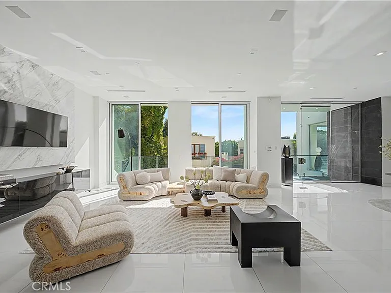 9459 Beverly Crest Dr — Photo 6