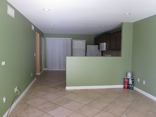 3rd image of 1329 Glenoaks Blvd