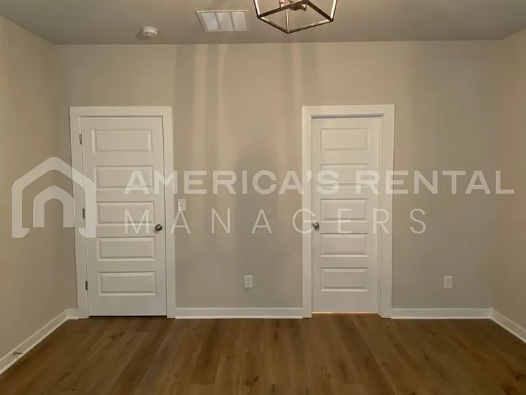 1300 Brookhaven Dr — Photo 23