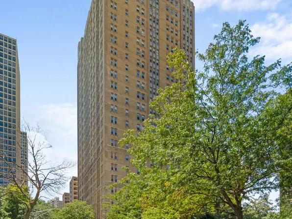 5000 S East End Ave APT 2A, Chicago, IL 60615
