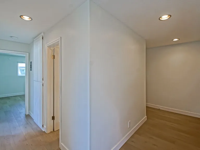 1720 Ardmore Ave #301 — Photo 15