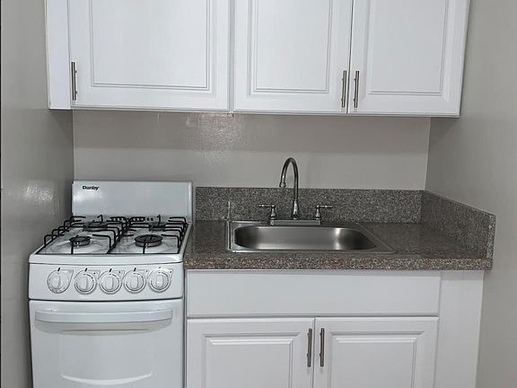 5th image of 618 W Route 66 APT 33