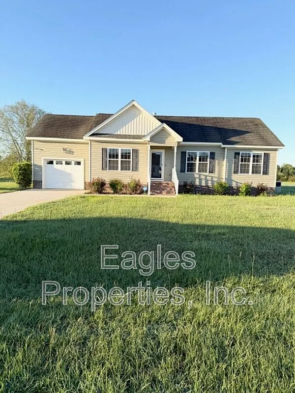 3 bed, 2.0 bath, 1174 sqft, $1,750 — Photo 1