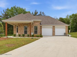 406 Hyde Park Cv, Brandon, MS 39042