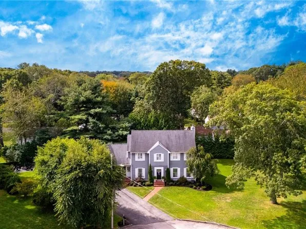 19 Evergreen St, Barrington, RI 02806