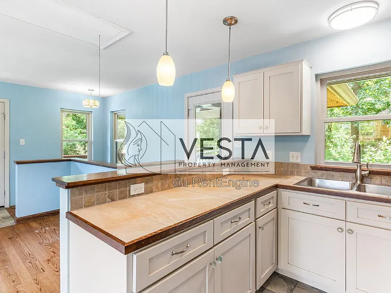 10 Wellspring Ln — Photo 5