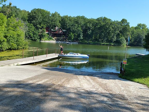 5th image of 273 Lake Thunderbird Dr