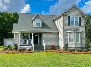 112 Weaver Dr, Lake Waccamaw, NC 28450