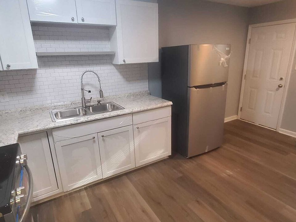 2nd image of 1619 Newark Ave #39