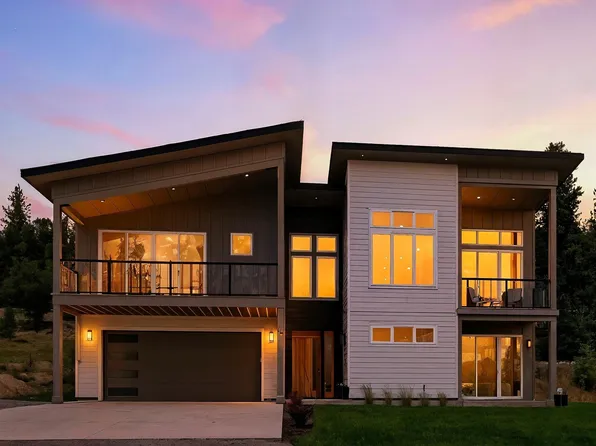 47 Cozy Ln, Sagle, ID 83860