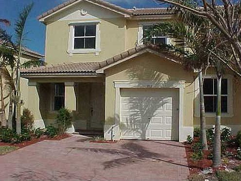 1st image of 957 NE 42nd Ave