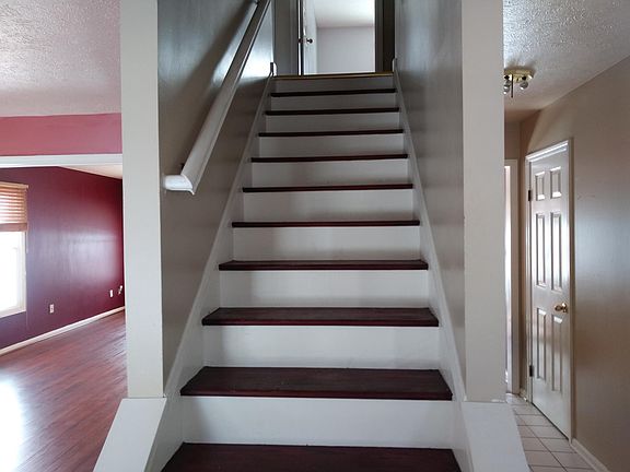 Easy Moving Straight Wide Staircase