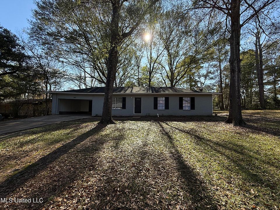 1st image of 1907 Bienville Dr