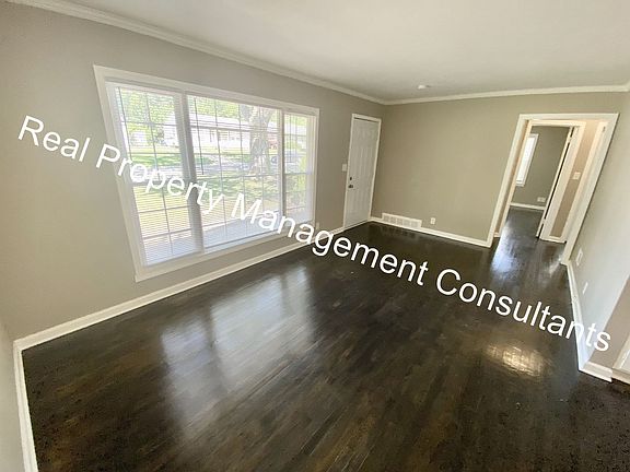 3rd image of 615 W 84th Ter
