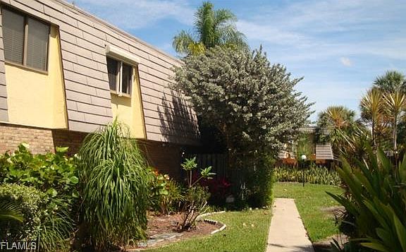 3rd image of 4039 Sandlewood Ln APT 1