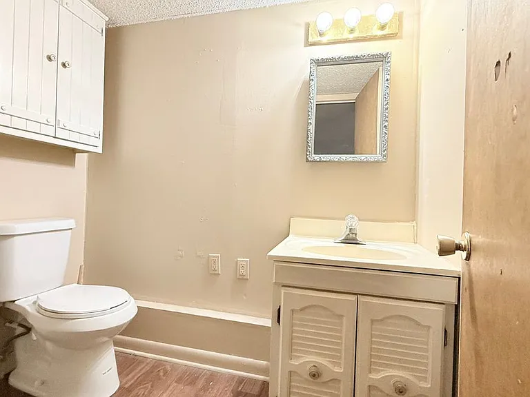 1002 Evins St — Photo 22
