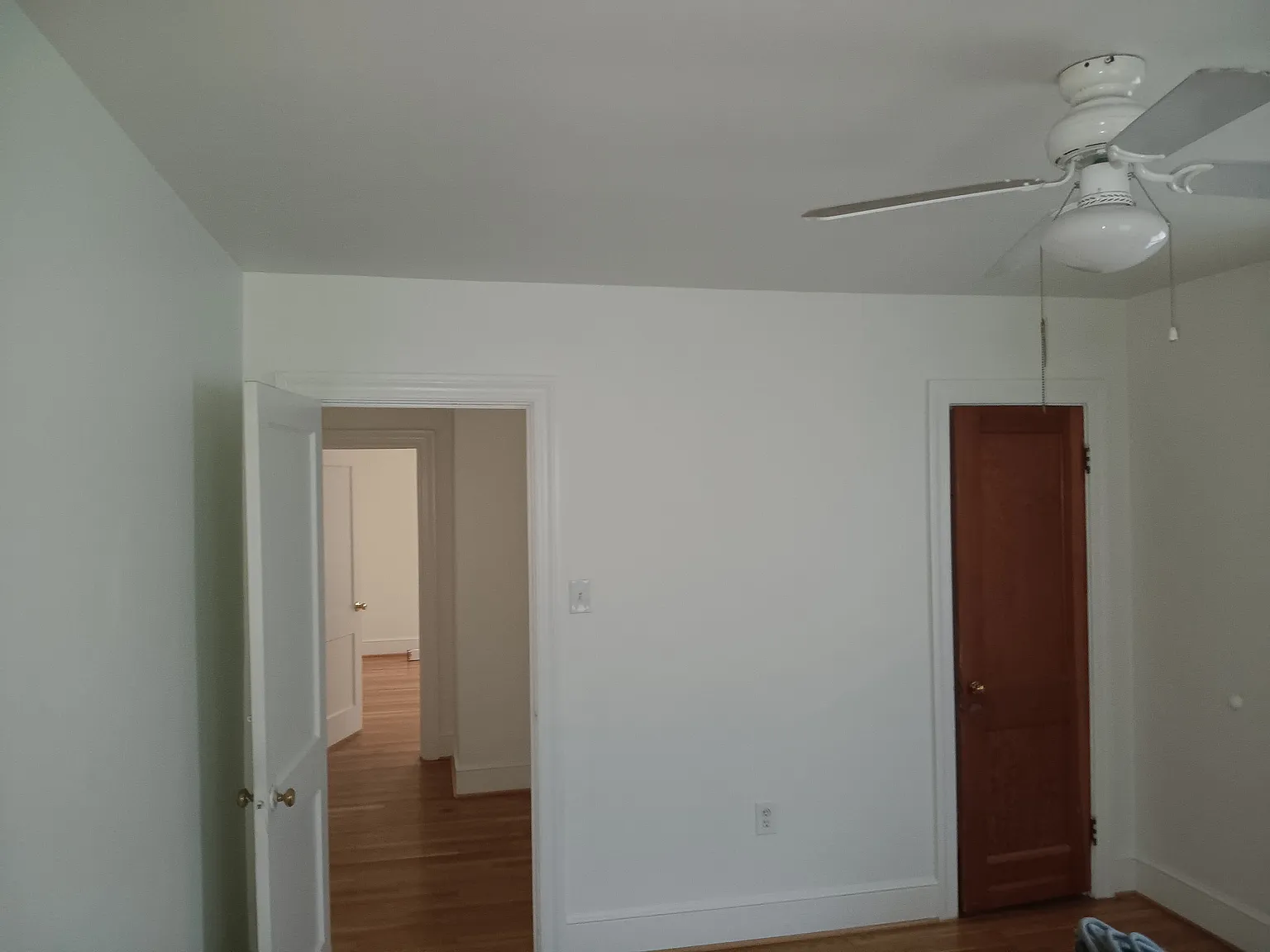 2 bed, 1000 sqft, $1,300 — Photo 3
