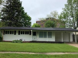 2006 Spring Brook Ave, Rockford, IL 61107