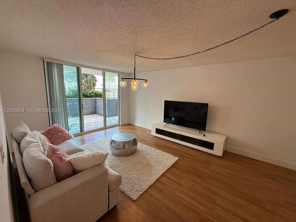 Building Photo - 1155 Brickell Bay Dr #606